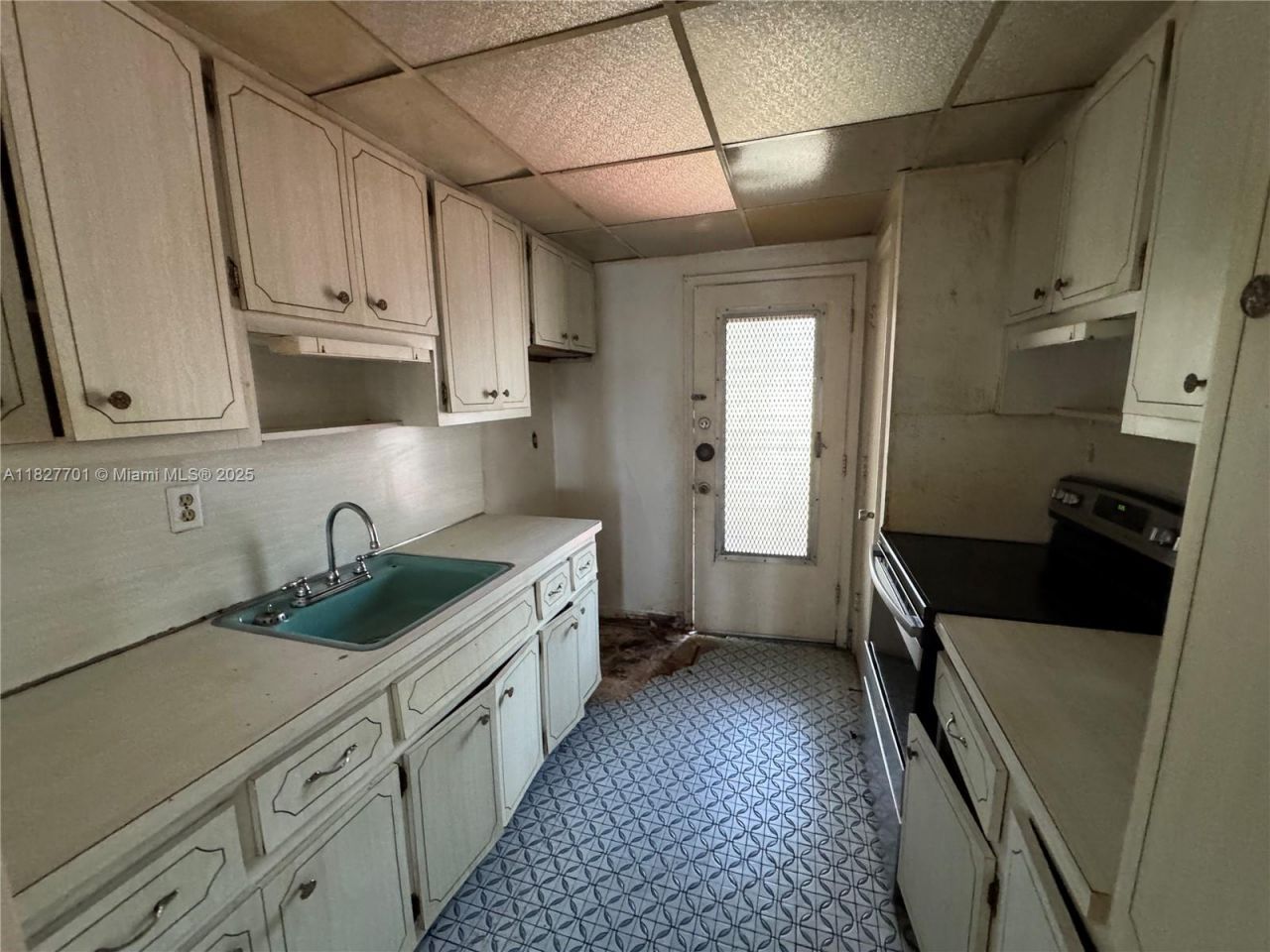 270 NE 191st St, Unit 108, Miami, FL 33179 Photo