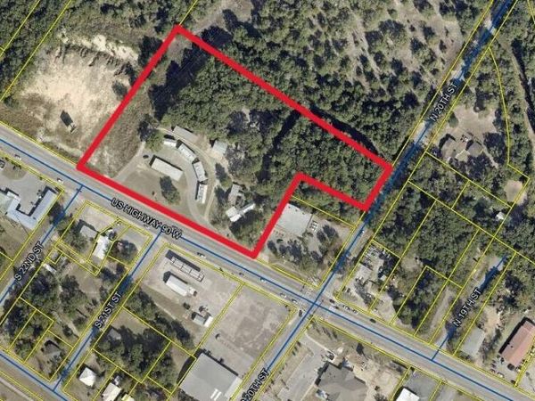 428 W Us Highway 90, DeFuniak Springs, FL 32433