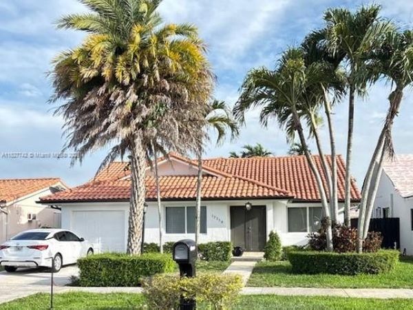 13736 SW 12th St, Miami, FL 33184