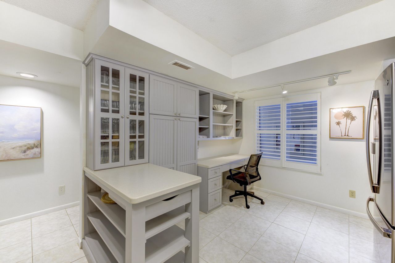2571 NE Ocean Boulevard, Unit 104, Stuart, FL 34996 Photo