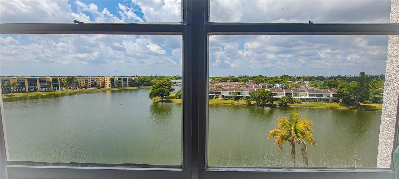 3301 Spanish Moss Ter, Unit 609, Lauderhill, FL 33319 Photo