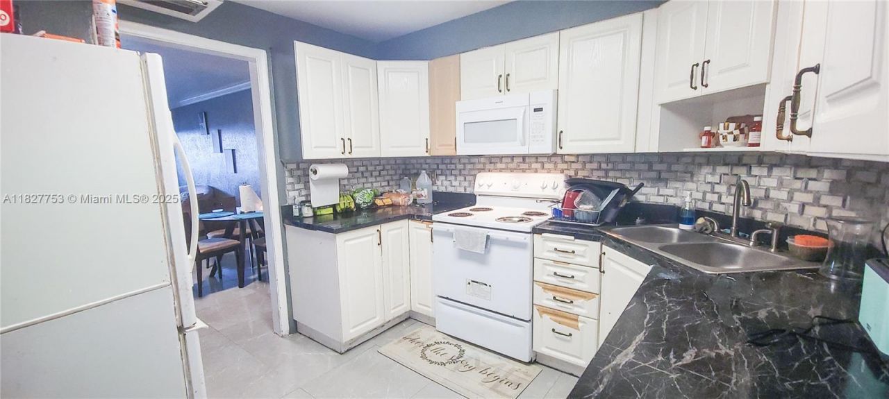 3301 Spanish Moss Ter, Unit 609, Lauderhill, FL 33319 Photo