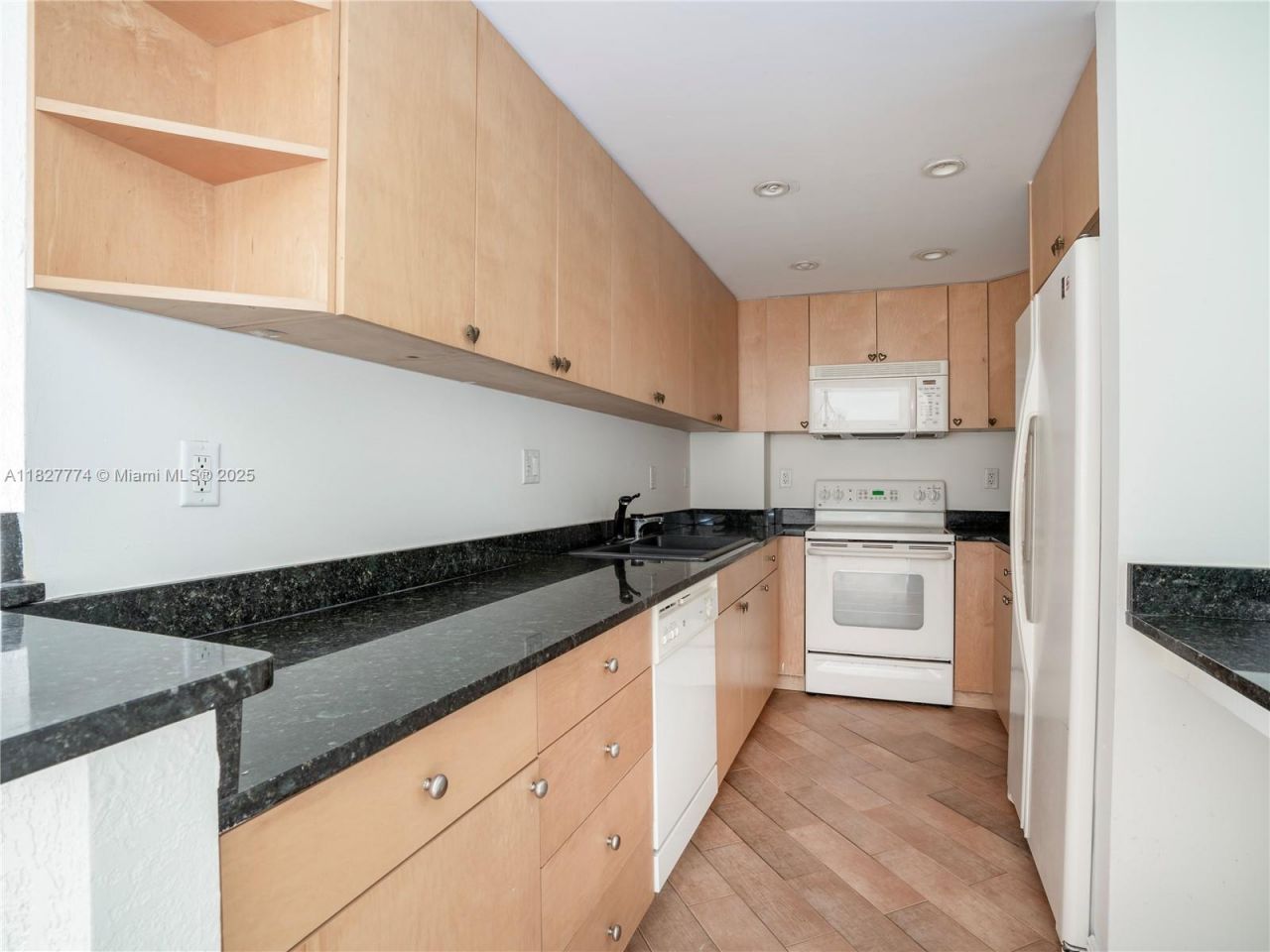 10350 W Bay Harbor Dr, Unit 6L, Bay Harbor Islands, FL 33154 Photo