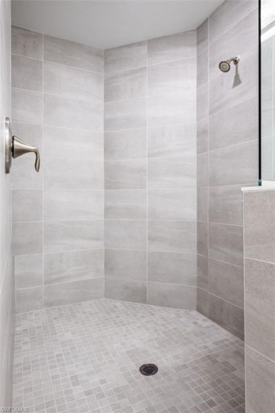 16360 Viansa Way, Unit 8-201, Naples, FL 34110 Photo