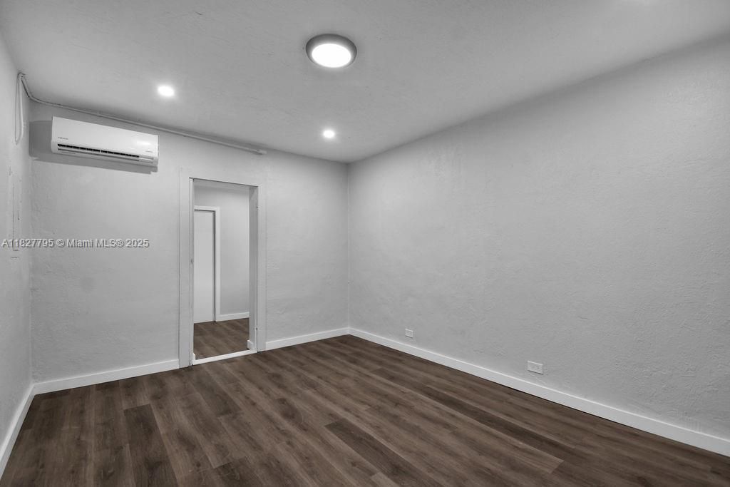 547 NW 49th St, Miami, FL 33127 Photo