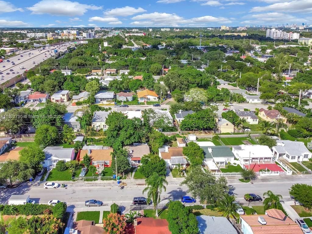 547 NW 49th St, Miami, FL 33127 Photo
