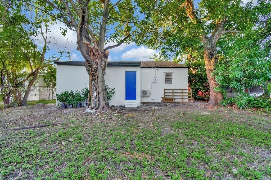 547 NW 49th St, Miami, FL 33127 Photo