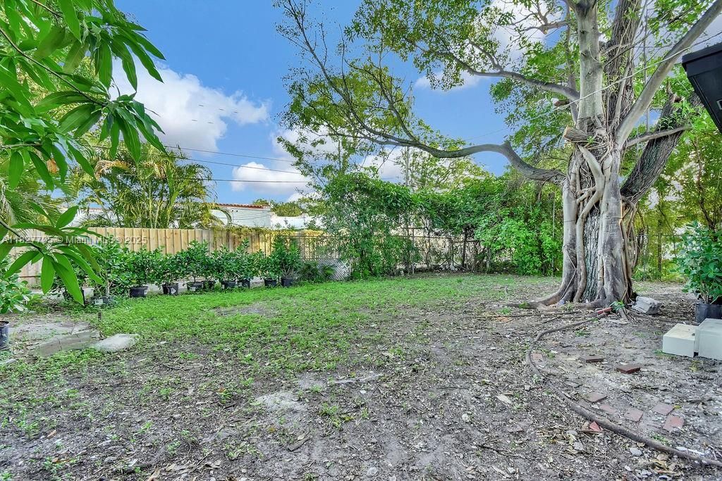 547 NW 49th St, Miami, FL 33127 Photo