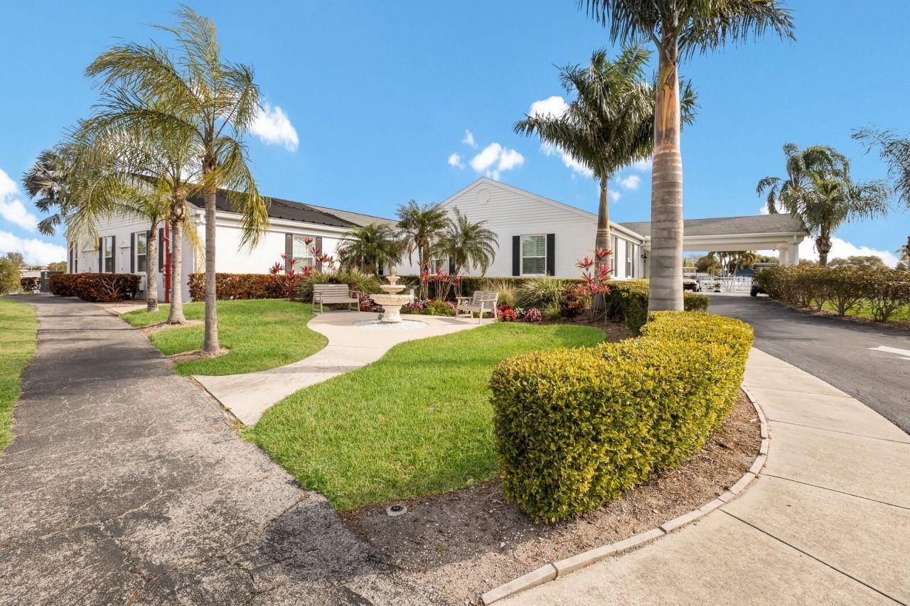 4414 Mount Vernon Drive, Unit 1, Bradenton, FL 34210 Photo