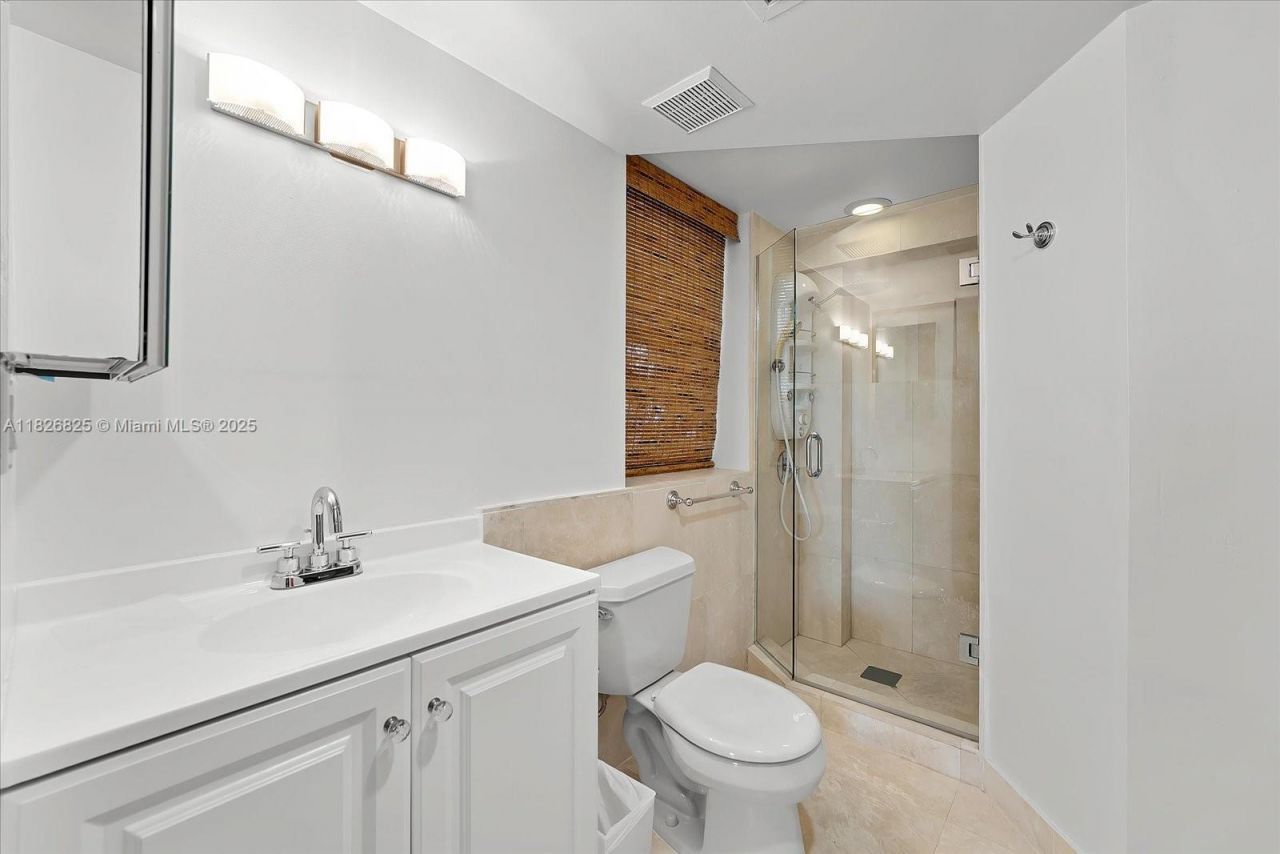 5843 Paradise Point Dr, Palmetto Bay, FL 33157 Photo