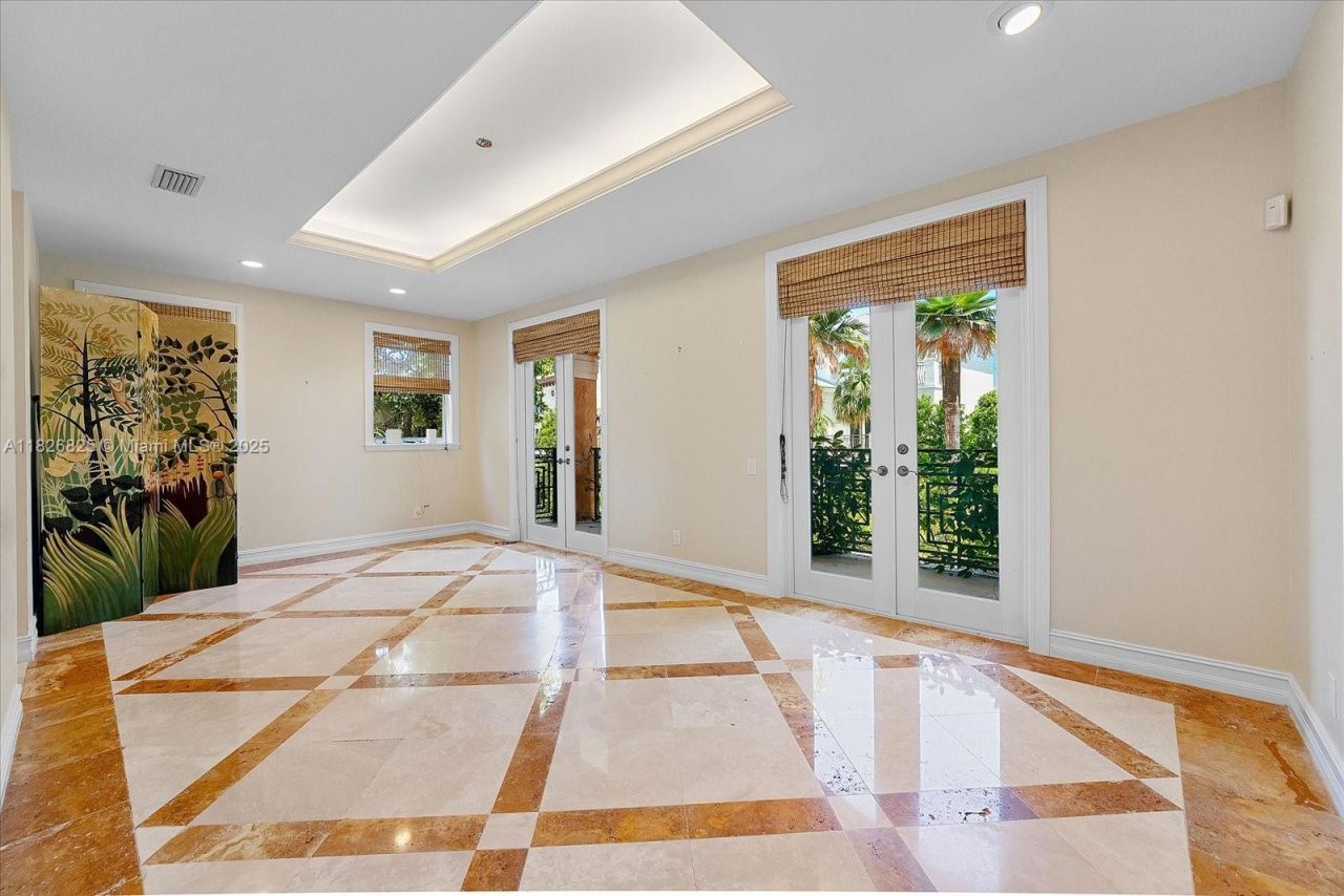 5843 Paradise Point Dr, Palmetto Bay, FL 33157 Photo