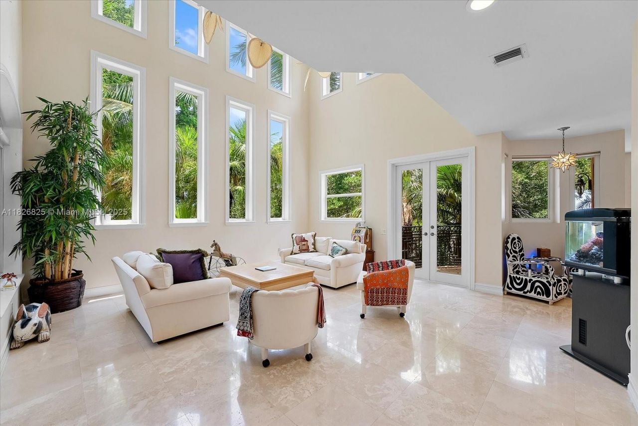 5843 Paradise Point Dr, Palmetto Bay, FL 33157 Photo