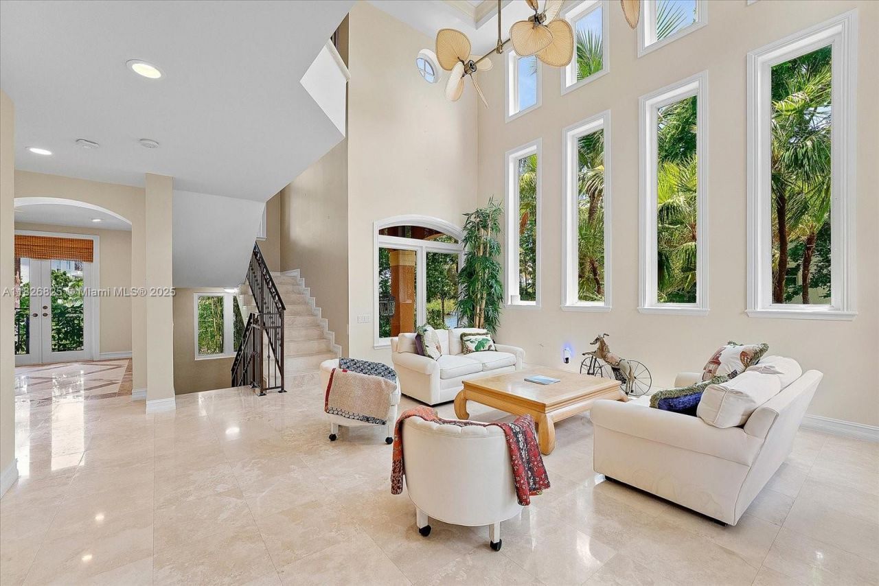 5843 Paradise Point Dr, Palmetto Bay, FL 33157 Photo