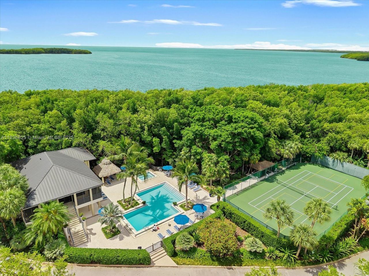 5843 Paradise Point Dr, Palmetto Bay, FL 33157 Photo