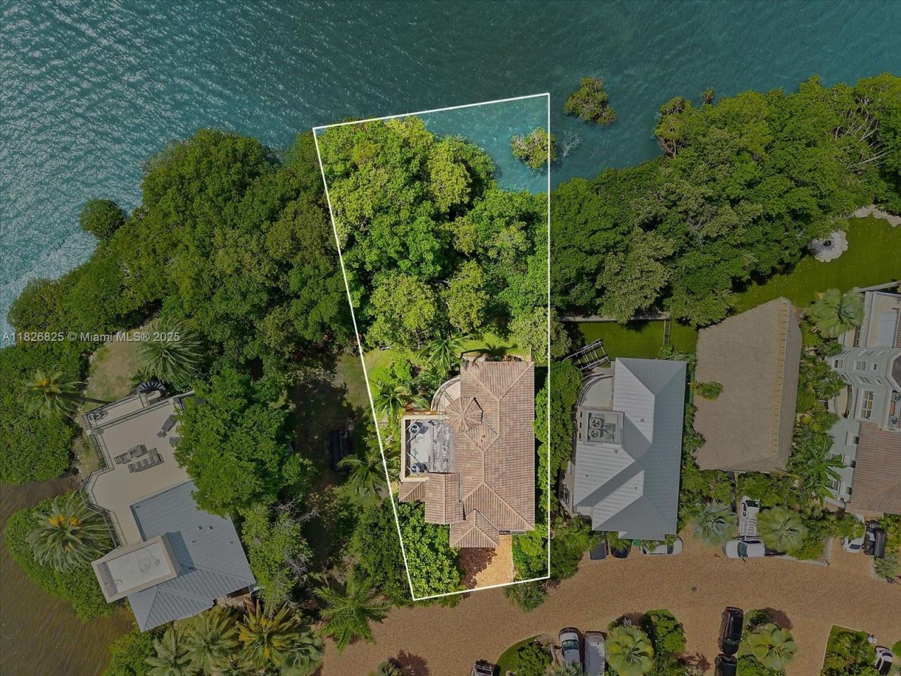 5843 Paradise Point Dr, Palmetto Bay, FL 33157 Photo