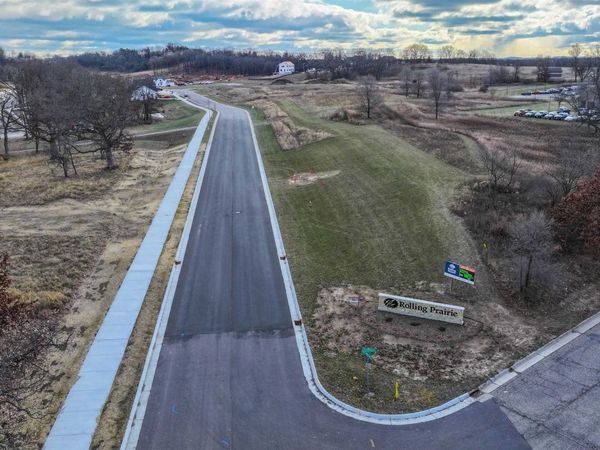 525 Prairie View Drive, Portage, WI 53901