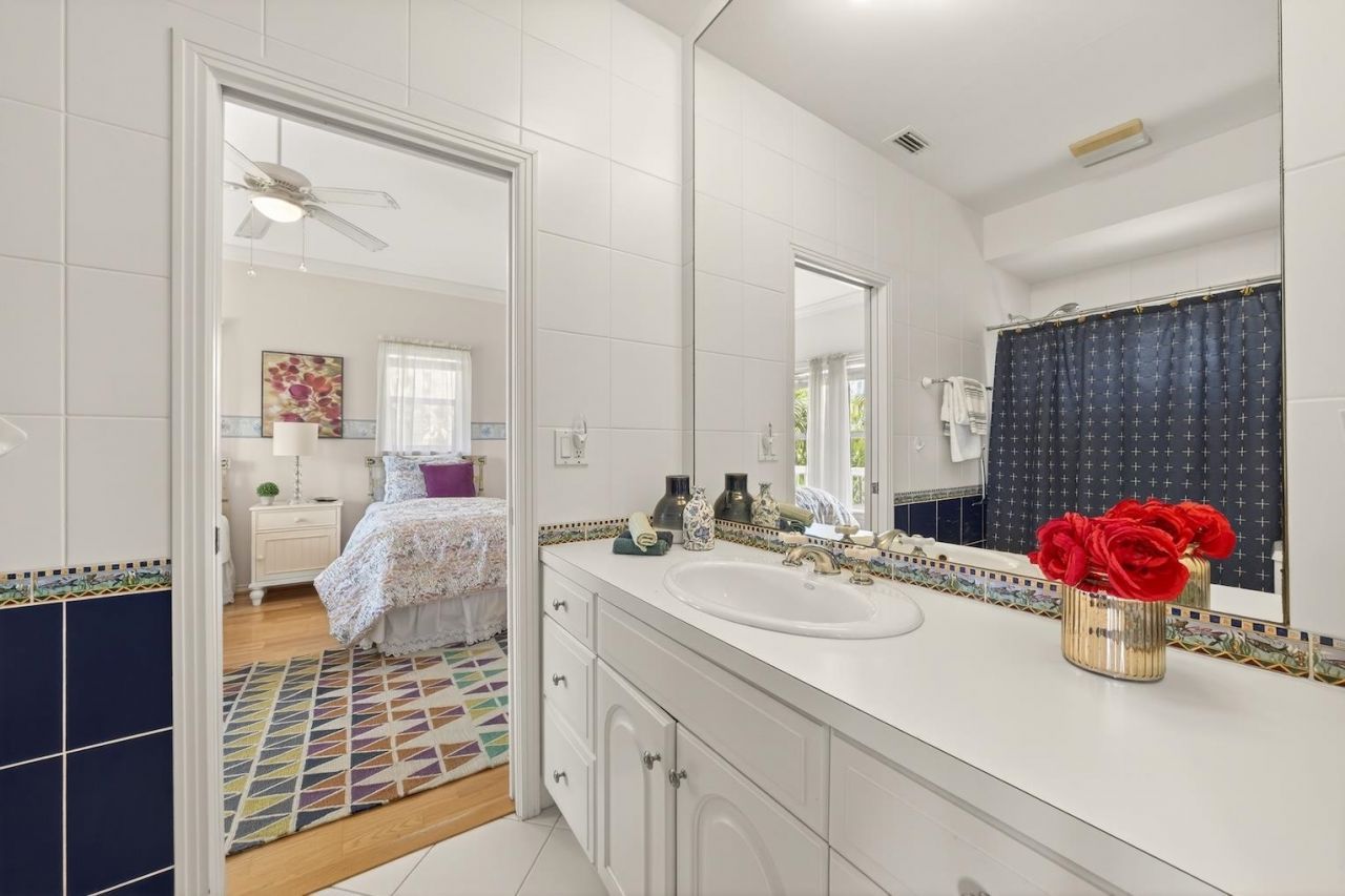 6120 Henderson Rd, Sanibel, FL 33957 Photo