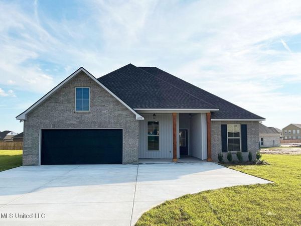 12181 Walker Road, Ocean Springs, MS 39564