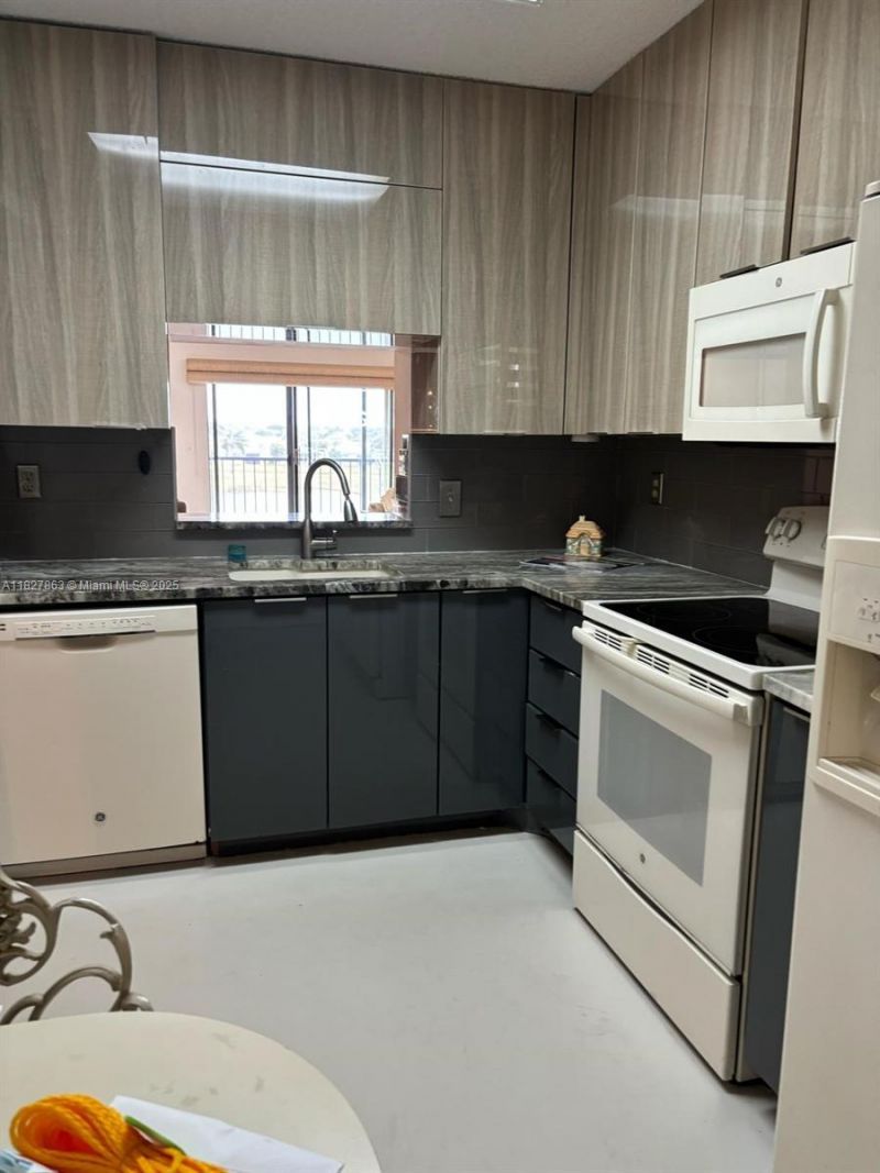 7310 Ashford Pl, Unit 304, Delray Beach, FL 33446 Photo
