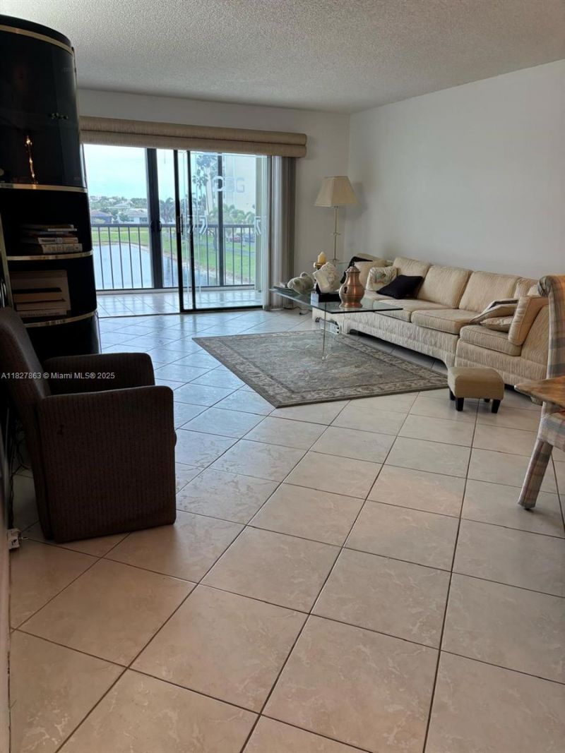 7310 Ashford Pl, Unit 304, Delray Beach, FL 33446 Photo