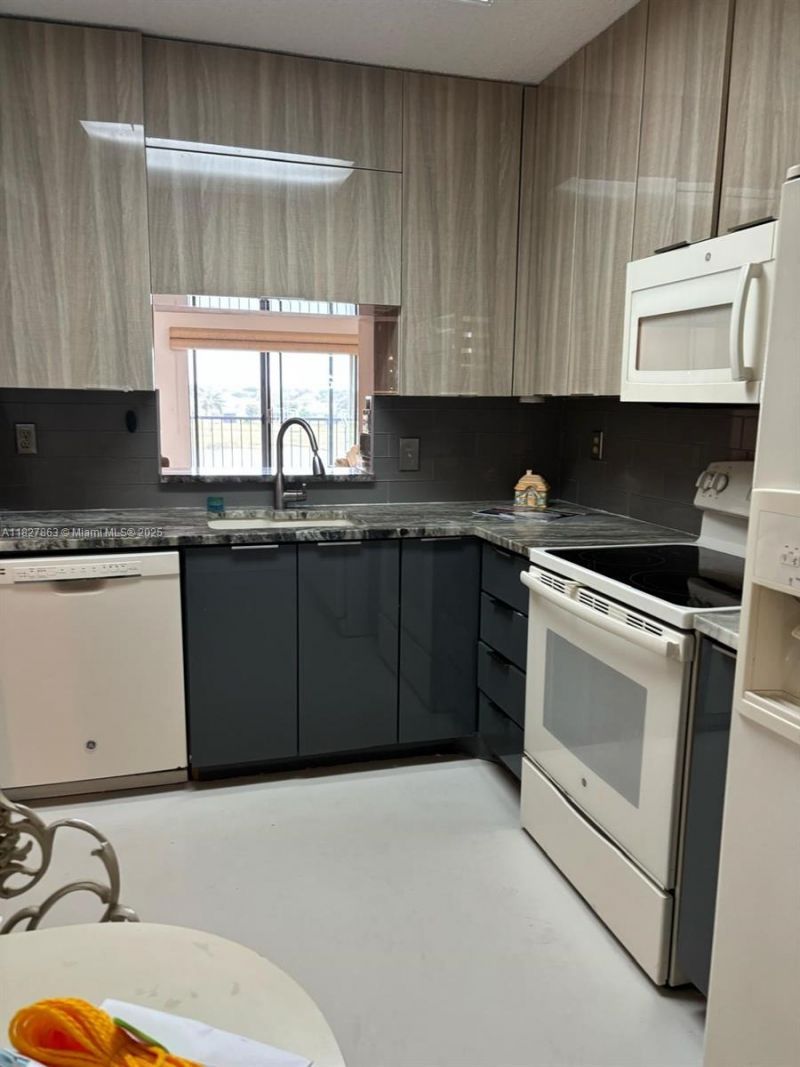 7310 Ashford Pl, Unit 304, Delray Beach, FL 33446 Photo