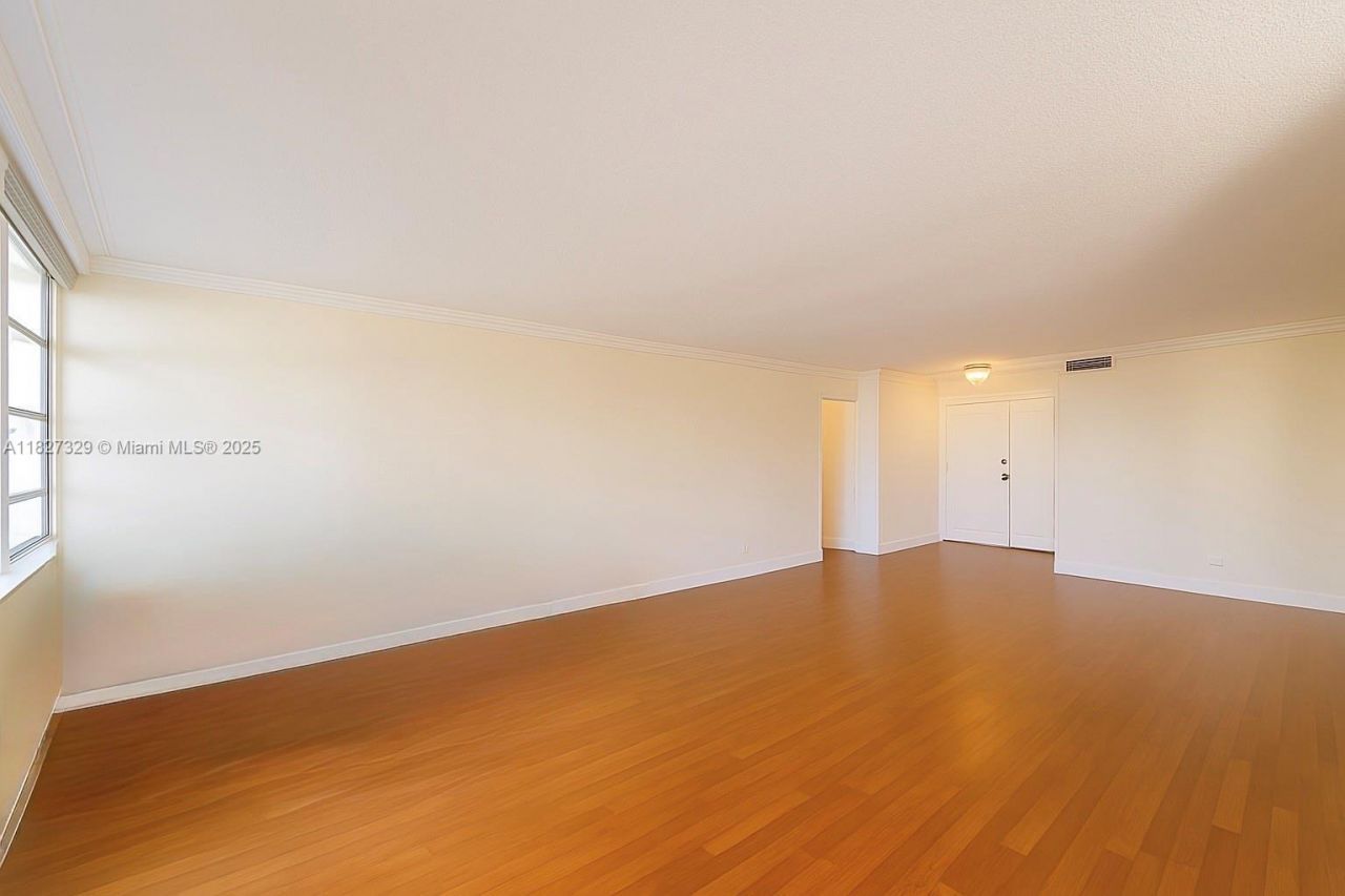 251 174th St, Unit 115, Sunny Isles Beach, FL 33160 Photo