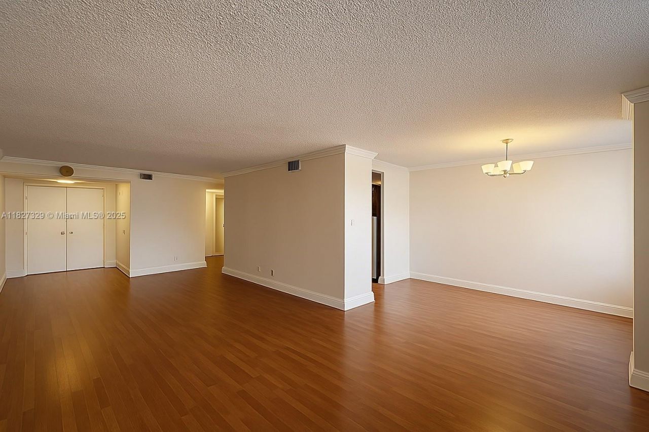 251 174th St, Unit 115, Sunny Isles Beach, FL 33160 Photo