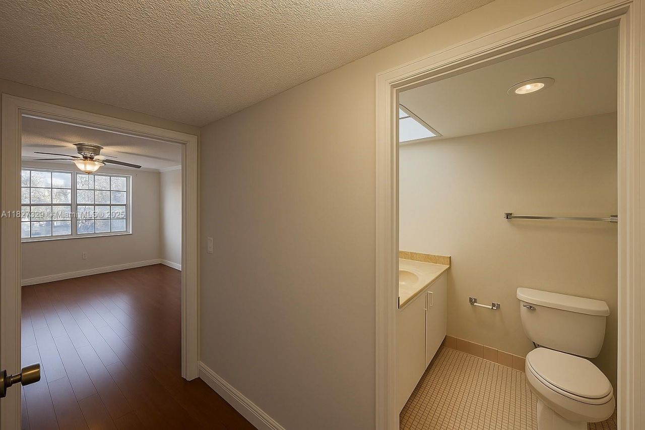 251 174th St, Unit 115, Sunny Isles Beach, FL 33160 Photo