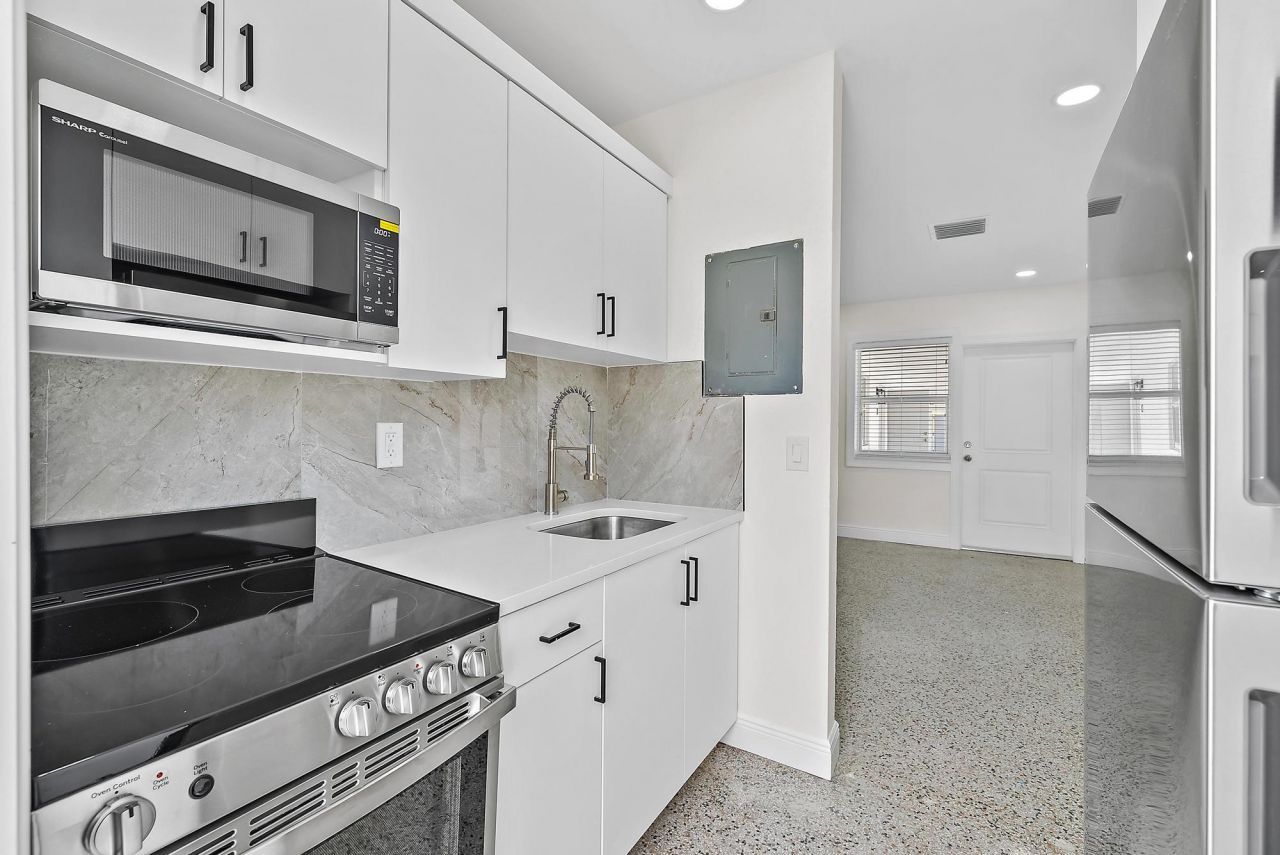 3808 Broadway, West Palm Beach, FL 33407 Photo