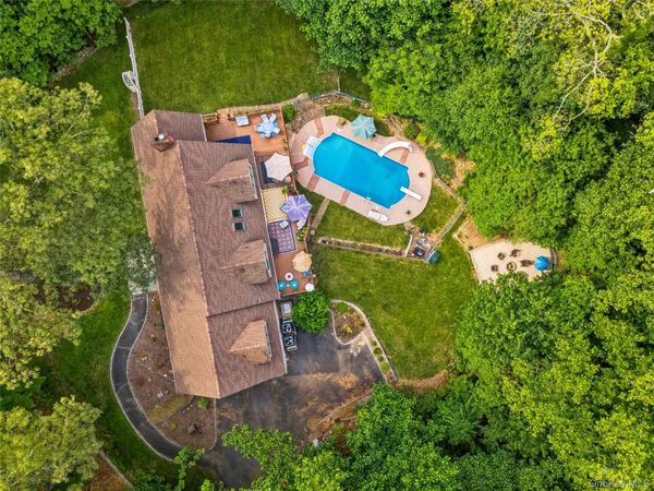 23 Bacon Road, Head Of The Harbor, NY 11780