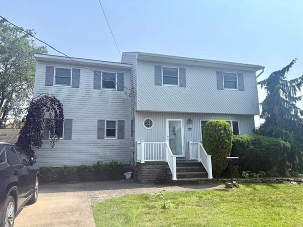 77 Hampton Place, Freeport, NY 11520