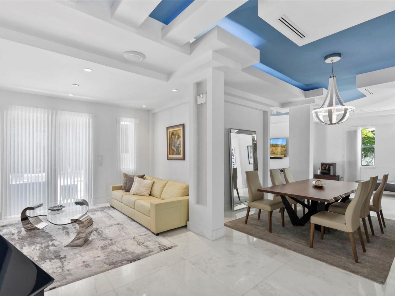 3917 S Le Jeune Road, Miami, FL 33146 Photo