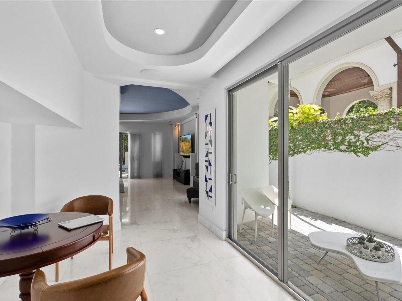 3917 S Le Jeune Road, Miami, FL 33146 Photo