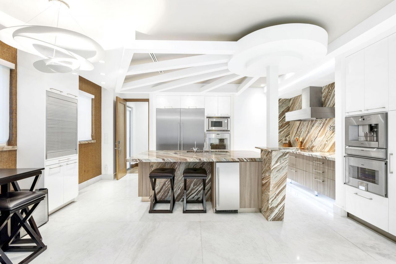 3917 S Le Jeune Road, Miami, FL 33146 Photo