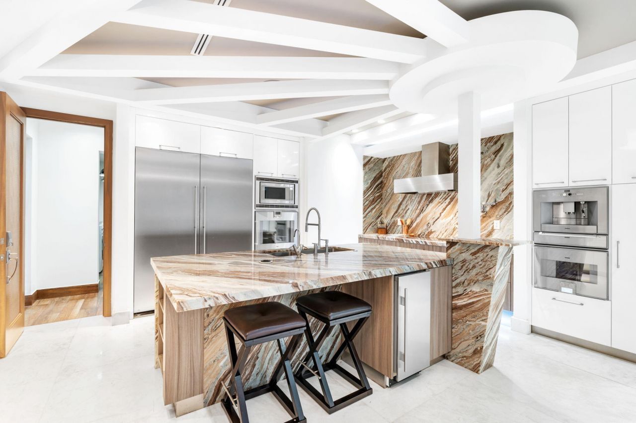 3917 S Le Jeune Road, Miami, FL 33146 Photo