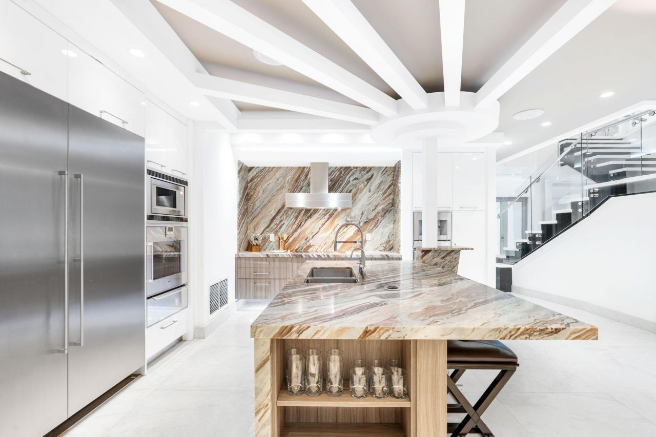 3917 S Le Jeune Road, Miami, FL 33146 Photo