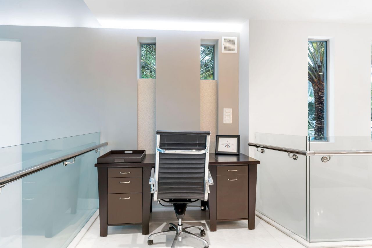 3917 S Le Jeune Road, Miami, FL 33146 Photo