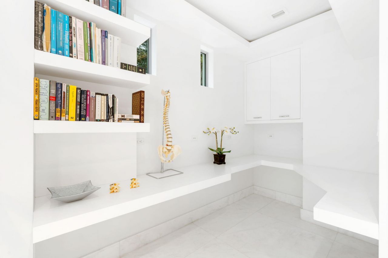 3917 S Le Jeune Road, Miami, FL 33146 Photo