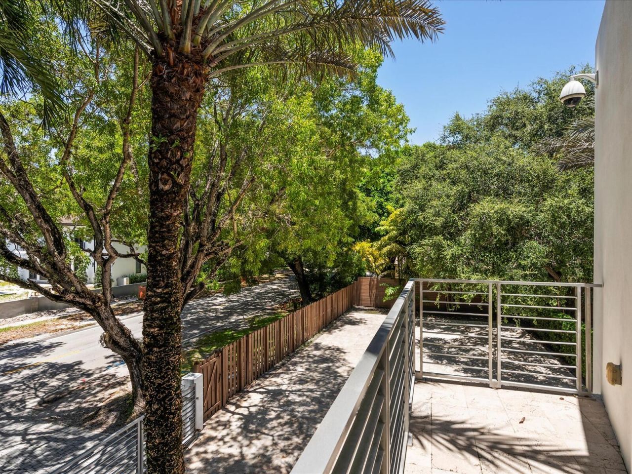 3917 S Le Jeune Road, Miami, FL 33146 Photo