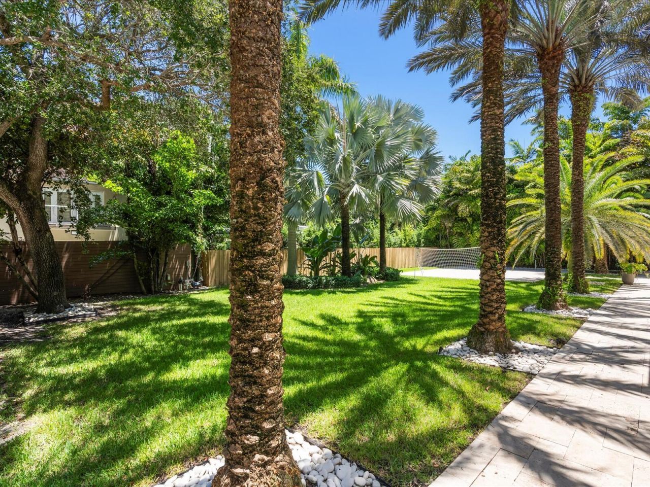 3917 S Le Jeune Road, Miami, FL 33146 Photo