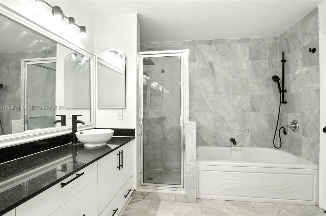 31 SE 5th St, Unit 4021, Miami, FL 33131 Photo