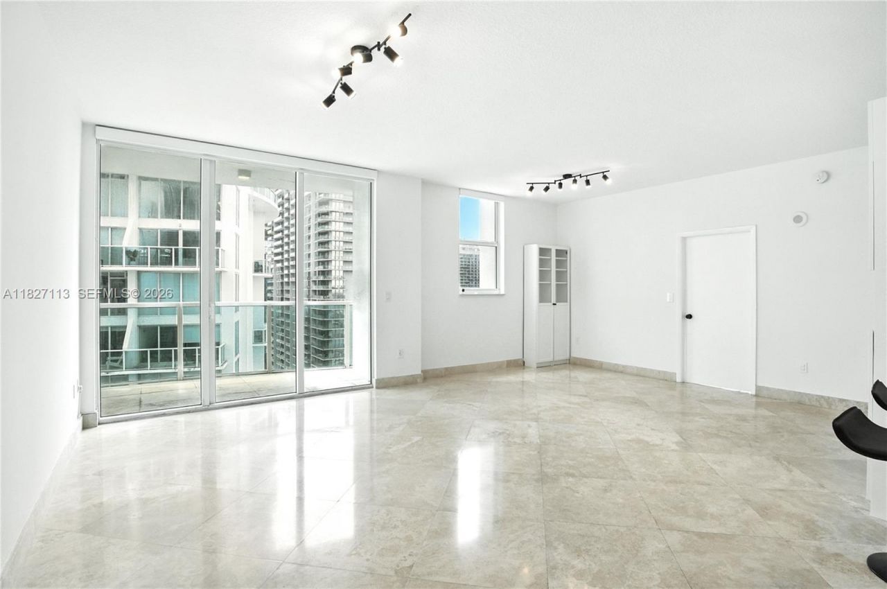 31 SE 5th St, Unit 4021, Miami, FL 33131 Photo