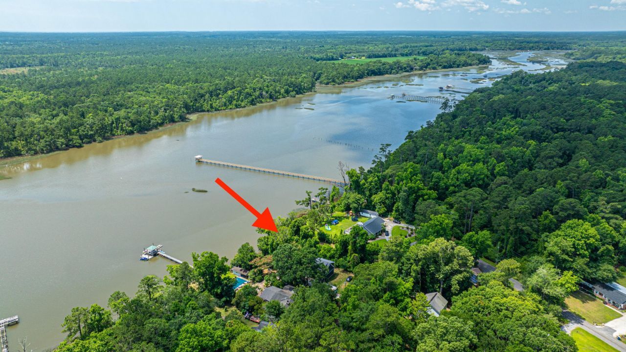 6076 Overlook Road Photo 1