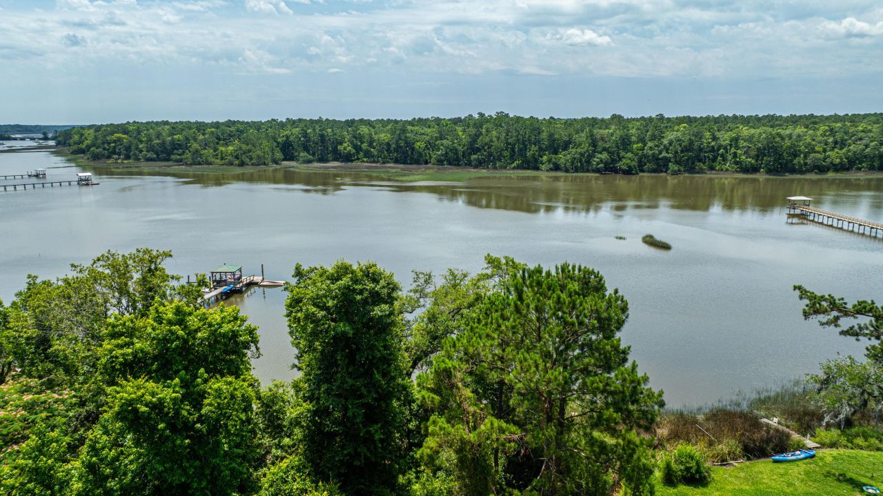 6076 Overlook Road Photo 14