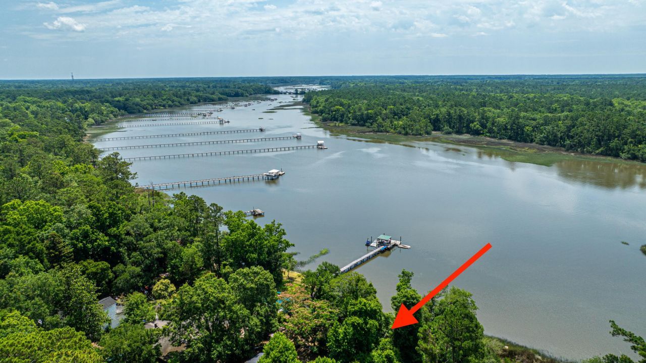 6076 Overlook Road Photo 3