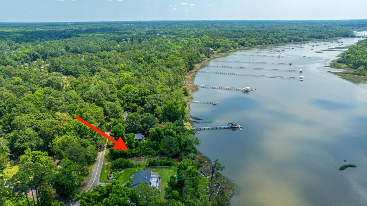 6076 Overlook Road Photo 4