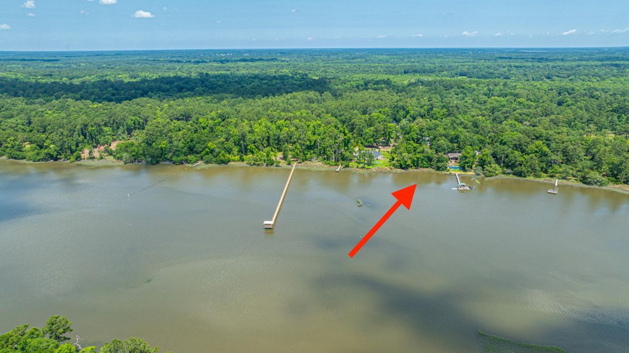 6076 Overlook Road Photo 5