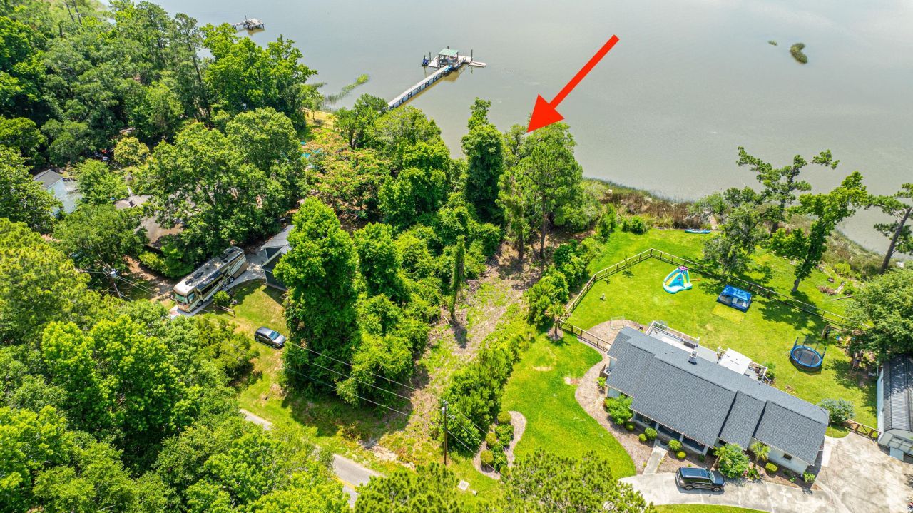 6076 Overlook Road Photo 9