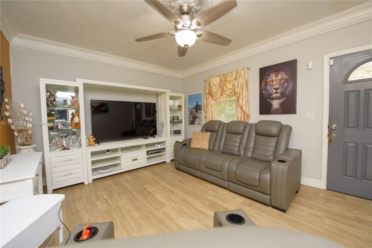 916 NW 3rd Ave, Homestead, FL 33030 Photo