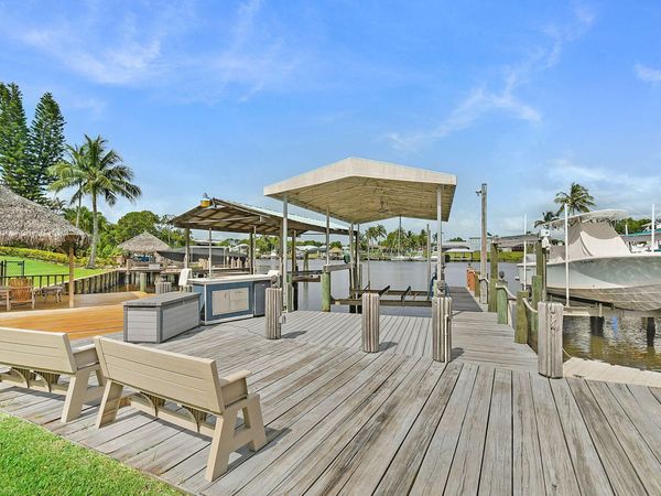 702 SE Adams Court, Port St. Lucie, FL 34984